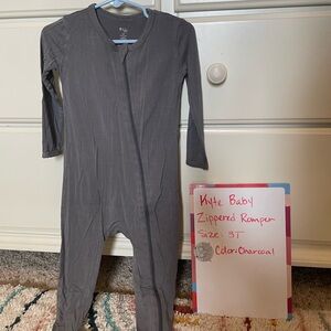 Kyte Baby Zippered Romper, Charcoal, 3T